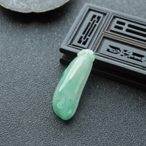 糯种飘翠翡翠福瓜吊坠