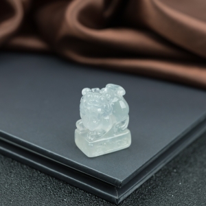冰种翡翠貔貅印章
