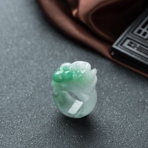 糯种飘翠翡翠貔貅指环
