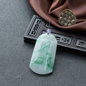 糯种飘翠翡翠祝福吊坠