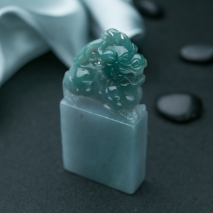 糯种蓝水翡翠貔貅印章