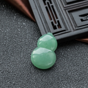 糯冰种豆绿翡翠福禄戒面