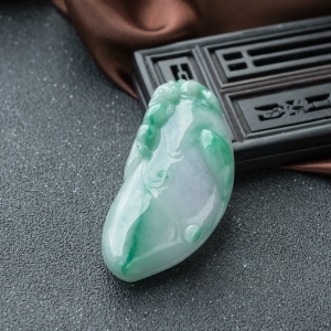 糯种飘翠翡翠福瓜吊坠
