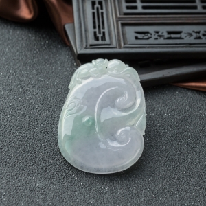 糯冰种飘翠翡翠如意吊坠