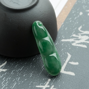 糯冰种飘翠翡翠福豆戒面