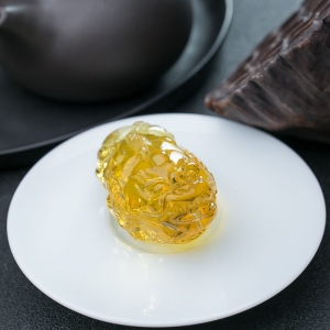 墨西哥蓝珀三足金蟾吊坠