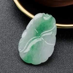 糯冰种飘翠翡翠和和美美吊坠