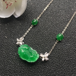 18K糯冰种翠绿翡翠莲花项链