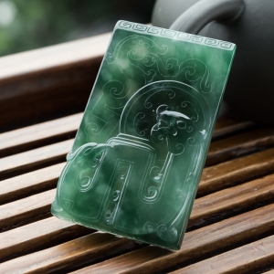 糯冰种飘翠翡翠龙凤呈祥吊坠