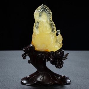 带皮鸡油黄金绞蜜观音摆件