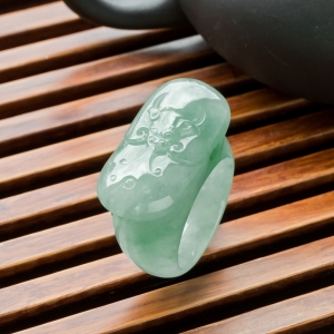 糯冰种浅绿翡翠福在眼前指环