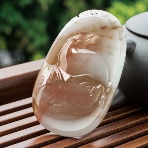 糯冰种飘红翡翡翠唐马吊坠