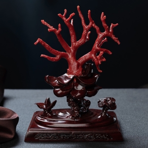 沙丁牛血红珊瑚树枝摆件