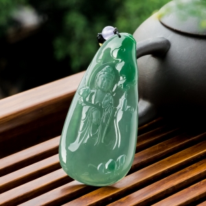 糯冰种深绿翡翠大势至吊坠