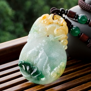 糯冰种黄加绿翡翠连年有余手把件