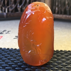 冰红南红林深见鹿吊坠