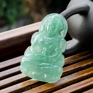 糯冰种豆绿翡翠度母吊坠