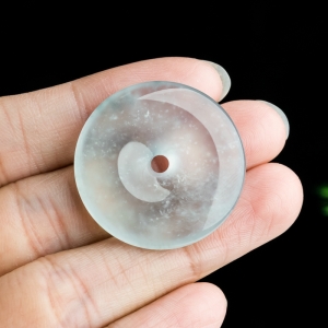 玻璃种淡晴水翡翠平安扣吊坠
