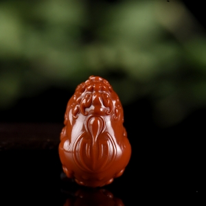 柿子红南红貔貅吊坠