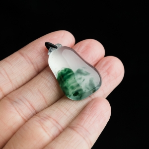 玻璃种飘花翡翠福瓜吊坠