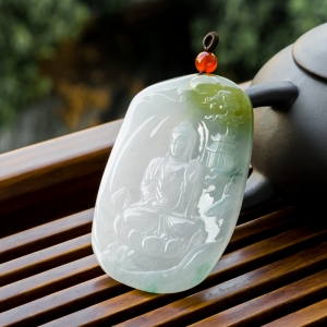 糯冰种飘翠翡翠大日如来吊坠