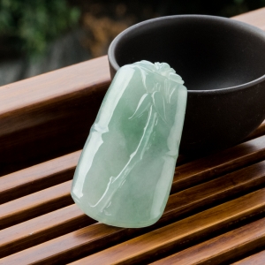 糯冰种浅绿翡翠节节高升吊坠