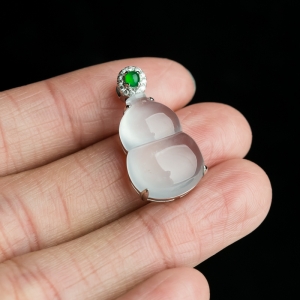 18K高冰种翡翠福禄吊坠