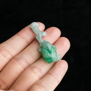 糯冰种飘翠翡翠一鸣惊人吊坠
