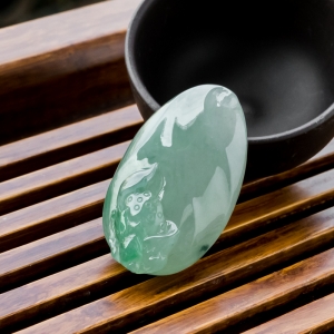 糯冰种飘翠翡翠幽莲吊坠