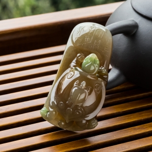 糯冰种黄加绿翡翠辈辈富贵吊坠