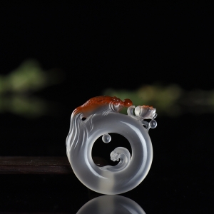 冰飘南红年年有余吊坠