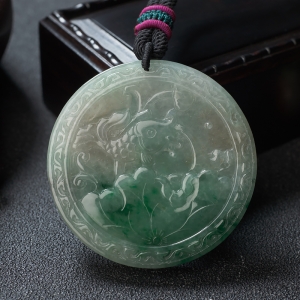 糯种飘翠翡翠一路连科吊坠