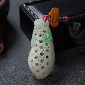 糯种飘翠翡翠福瓜吊坠