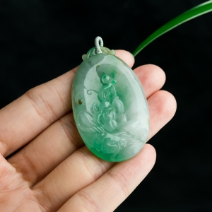 糯冰种黄加绿翡翠连年有余吊坠