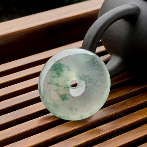 高冰种飘花翡翠平安扣吊坠