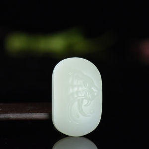 籽料和田白玉飞虎吊坠