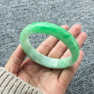 57mm糯冰种飘翠翡翠平安镯