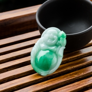 糯种飘翠翡翠弥勒佛吊坠