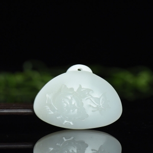 山流水料和田羊脂白玉蝶恋花平安锁吊坠