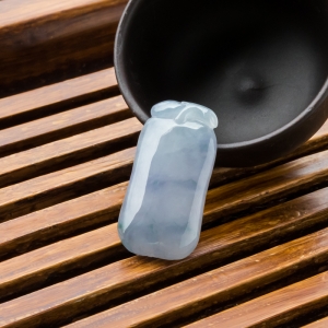 糯冰种紫罗兰翡翠福瓜吊坠