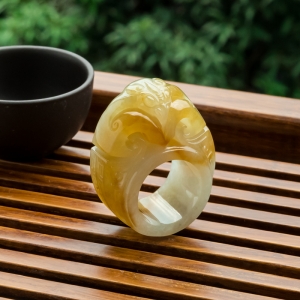 糯冰种黄翡翡翠瑞兽扳指