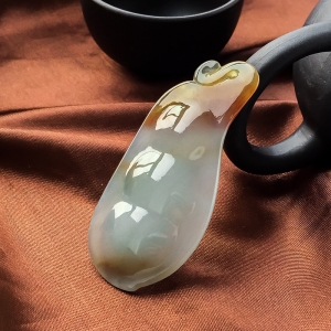 糯冰种飘红翡翡翠福豆吊坠
