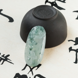 糯冰种飘花翡翠松鹤延年吊坠
