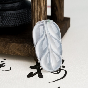 冰种翡翠金枝玉叶吊坠
