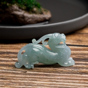 糯冰种灰绿翡翠貔貅吊坠