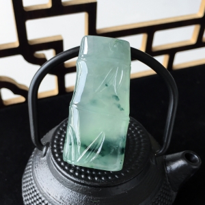 糯冰种飘花翡翠节节高升吊坠