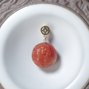 18K冰飘料南红卯兔吊坠