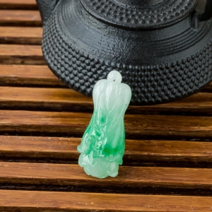 糯冰种飘翠翡翠百财吊坠