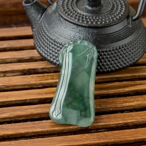 糯冰种飘花翡翠节节高升吊坠