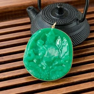 18K糯冰种豆绿翡翠普贤菩萨吊坠
